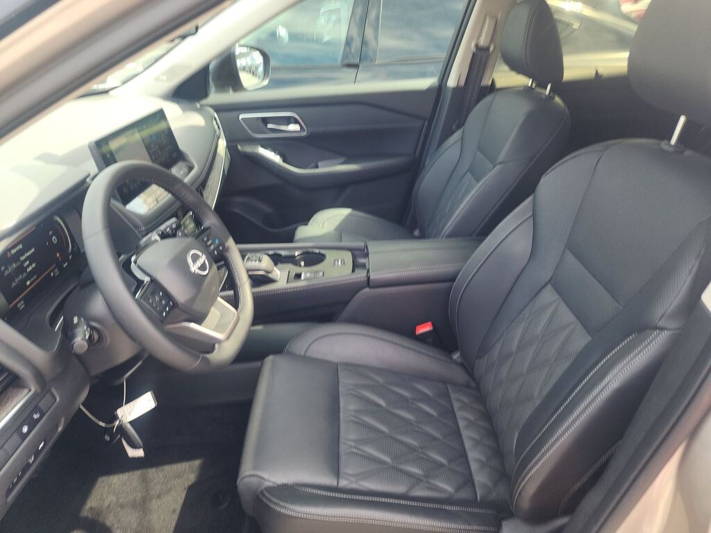 Used 2025 Nissan Rogue Platinum SUV