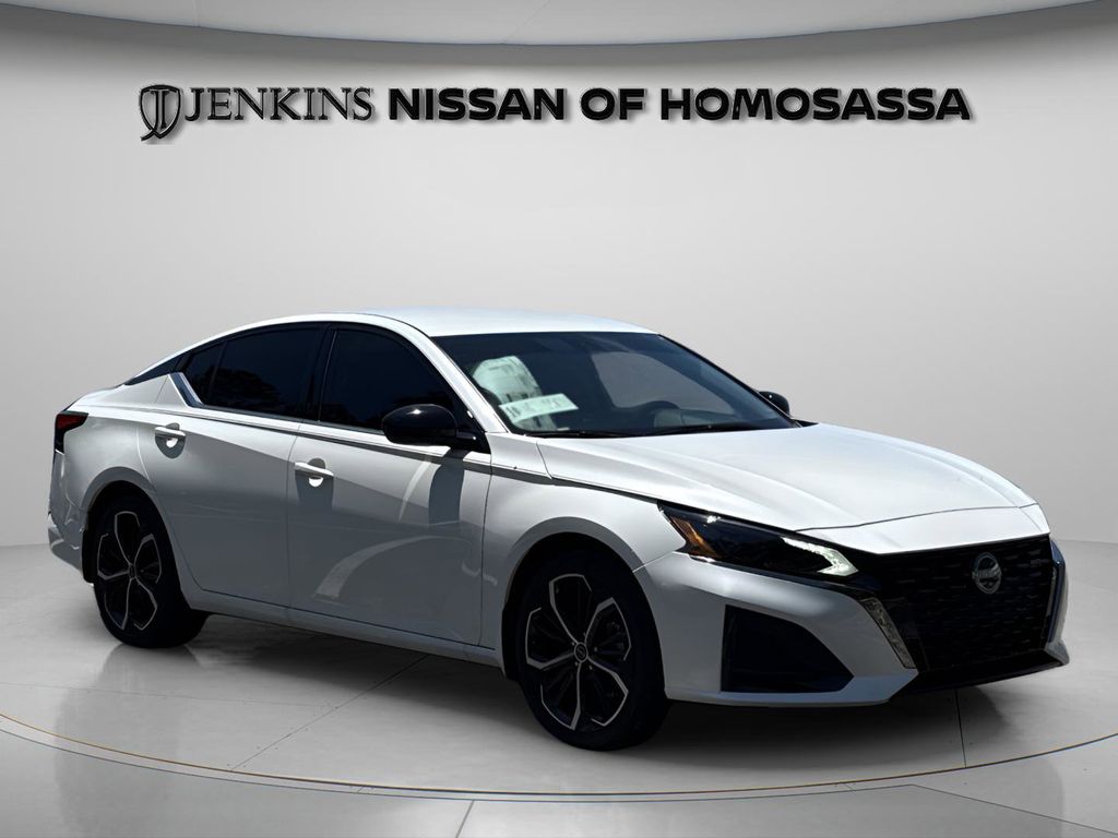 2025 Nissan Altima 2.5 SR's photo