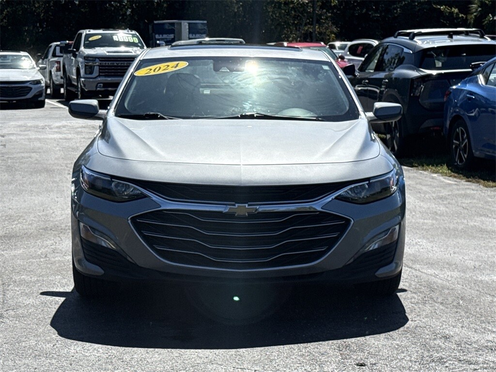 2024 Chevrolet Malibu 1LT photo 2