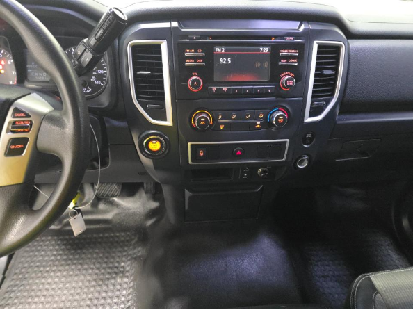 2017 Nissan Titan S - Photo 6