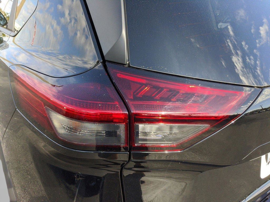 2025 Nissan Rogue S - Photo 14