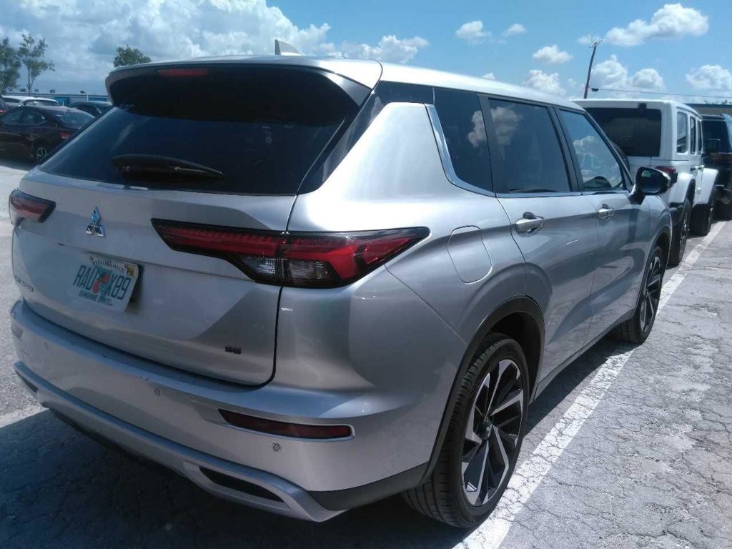 Used 2024 Mitsubishi Outlander SE SUV