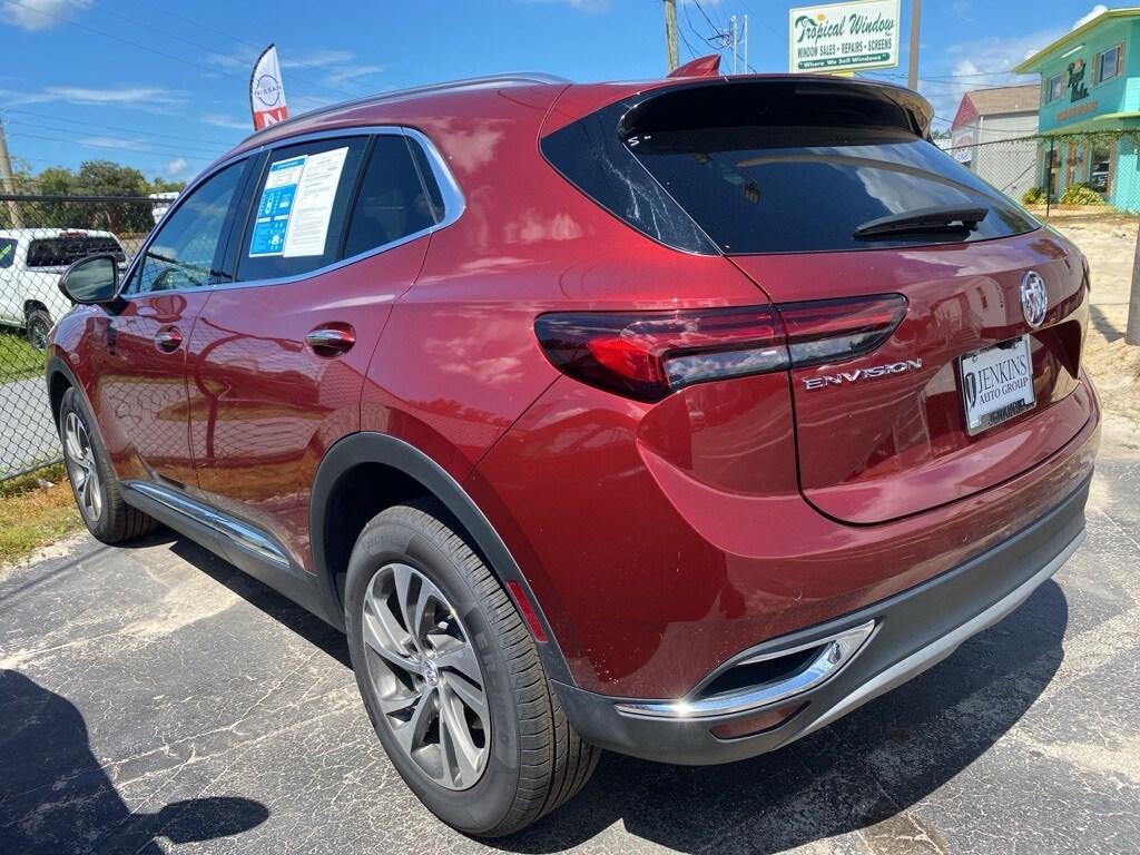2022 Buick Envision Essence photo 2