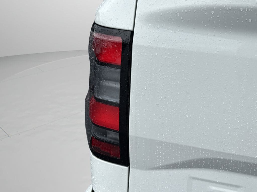 2024 Nissan Frontier SV - Photo 18