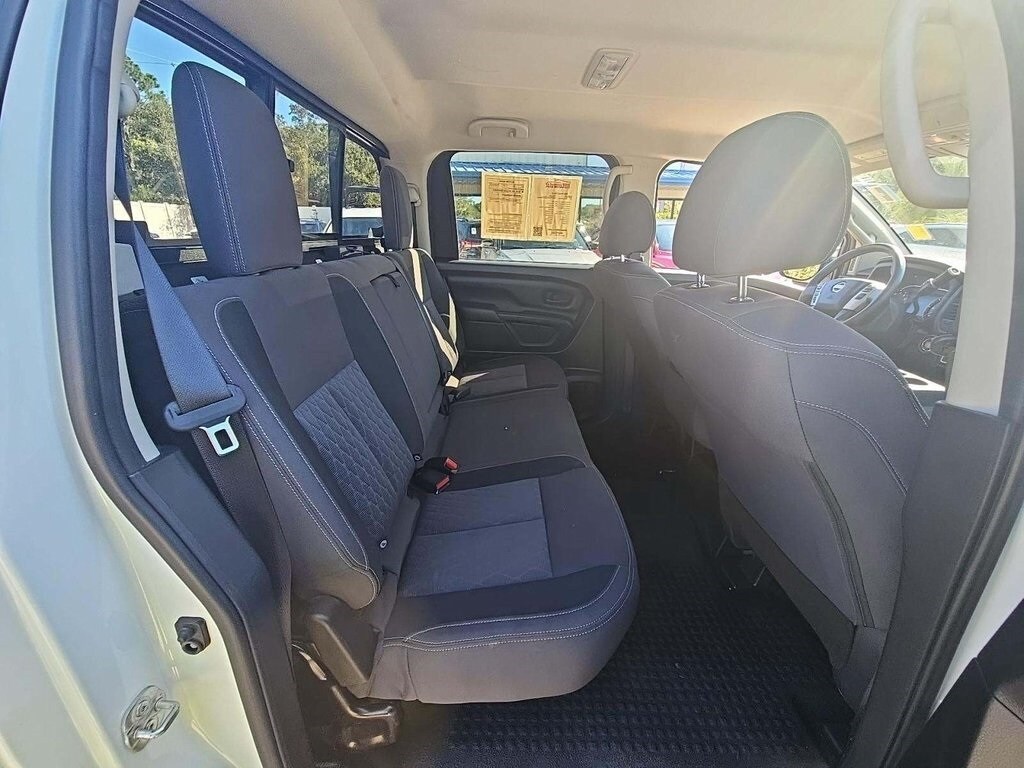 2022 Nissan Titan S photo 3