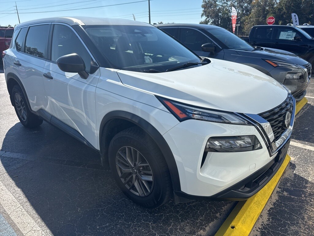 2021 Nissan Rogue S photo 2