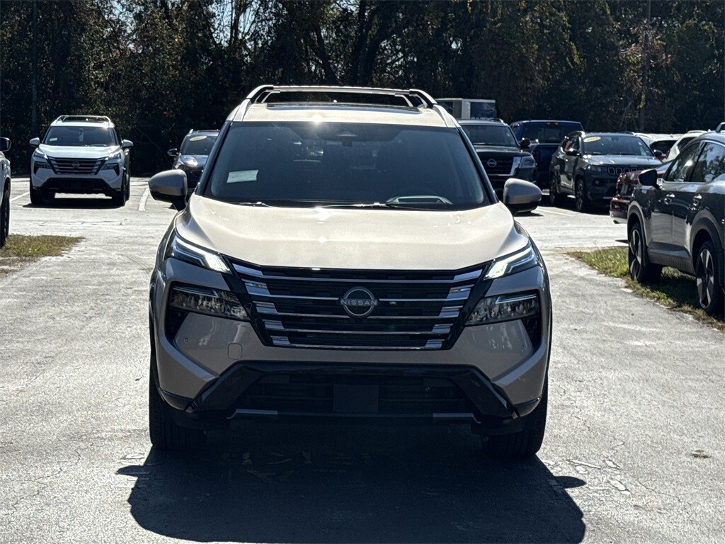 2026 Nissan Rogue Platinum photo 3