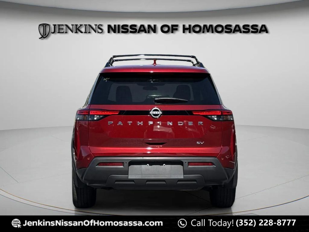 2023 Nissan Pathfinder SV - Photo 6