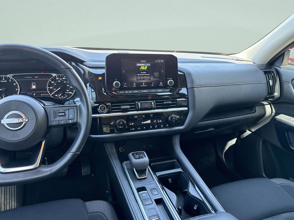 2023 Nissan Pathfinder SV - Photo 26