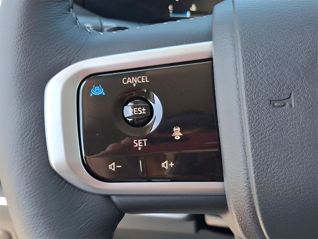 2025 Nissan Armada SV - Photo 32