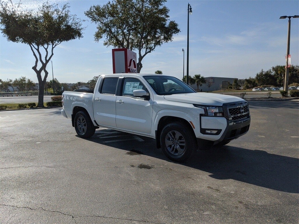 2025 Nissan Frontier SV photo 2