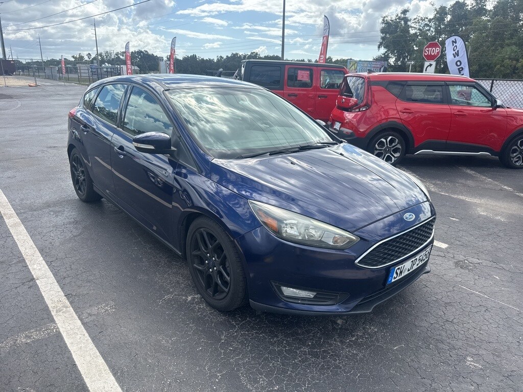 2016 Ford Focus SE photo 2