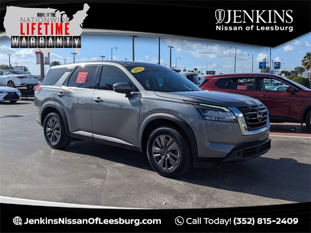 2022 Nissan Pathfinder S