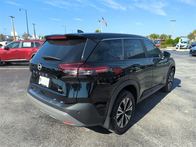 2022 Nissan Rogue SV photo 3