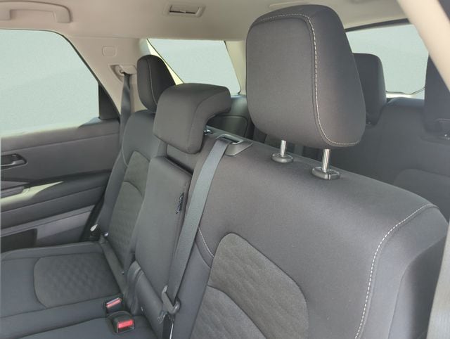 2024 Nissan Pathfinder SV - Photo 29
