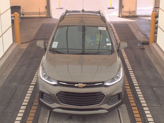2022 Chevrolet Trax LT photo 2