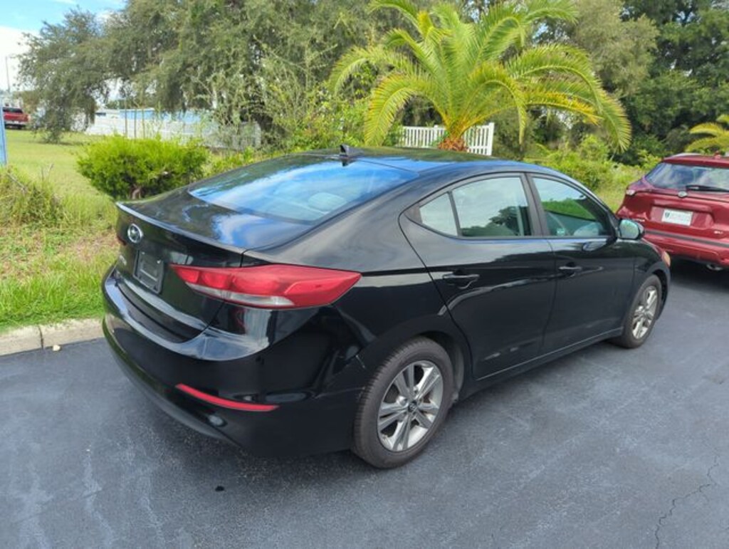 Used 2017 Hyundai Elantra SE Sedan