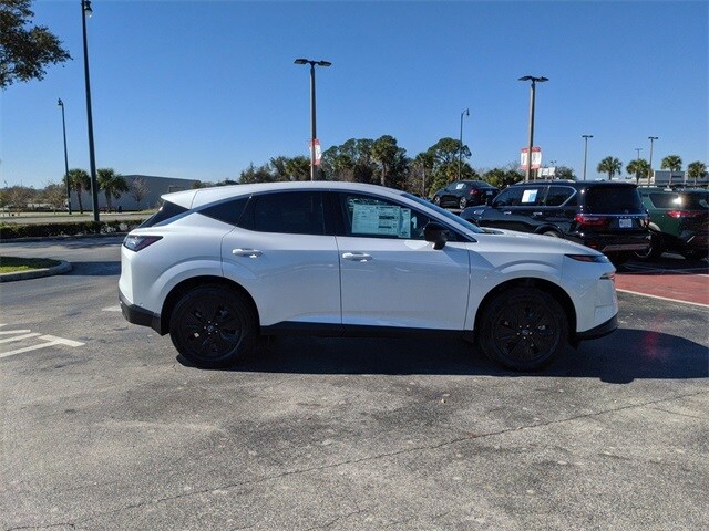2025 Nissan Murano SV photo 2