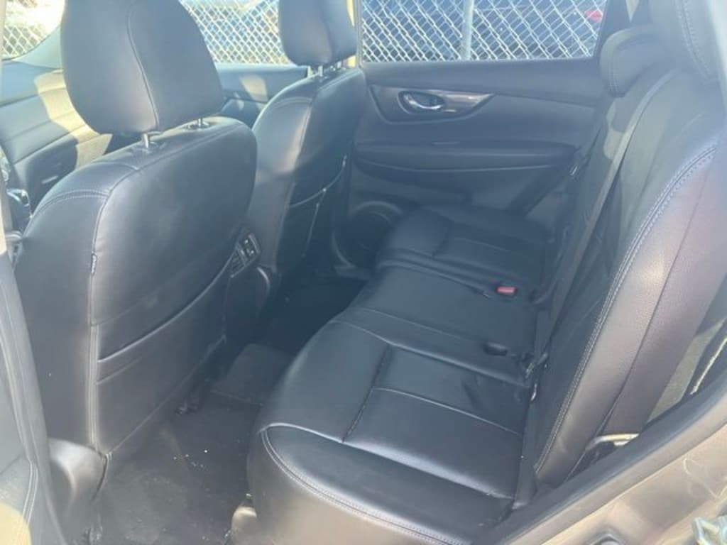 Used 2020 Nissan Rogue SV SUV