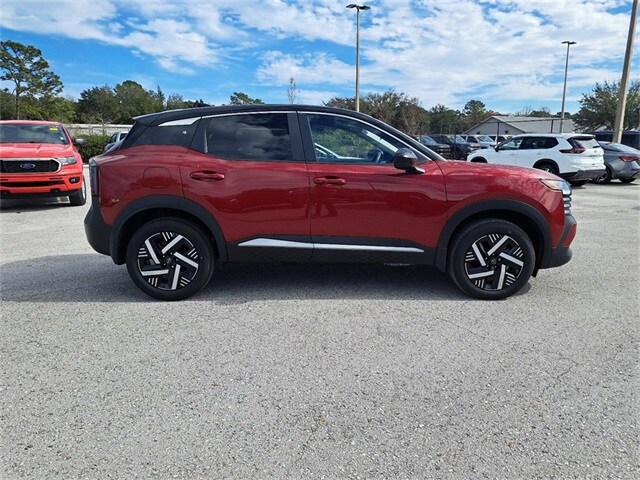 2025 Nissan Kicks SV photo 2