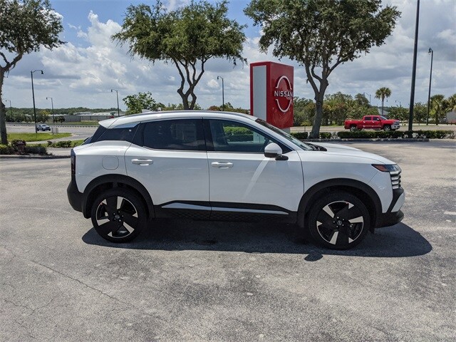 2025 Nissan Kicks SR photo 3