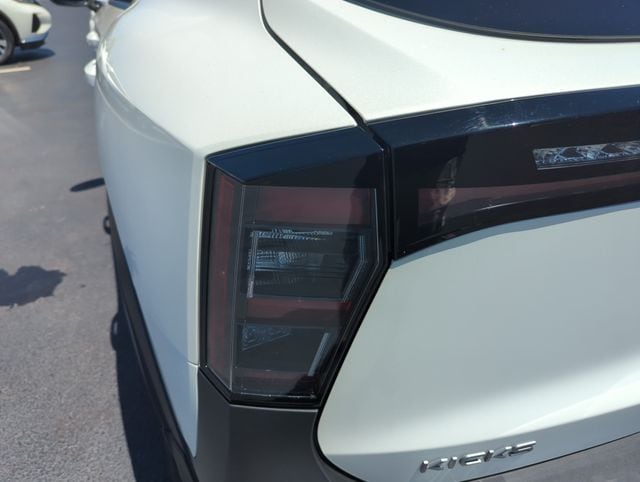 2025 Nissan Kicks SR - Photo 18