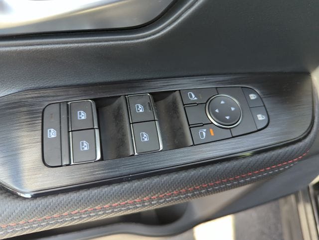 2025 Nissan Kicks SR - Photo 30