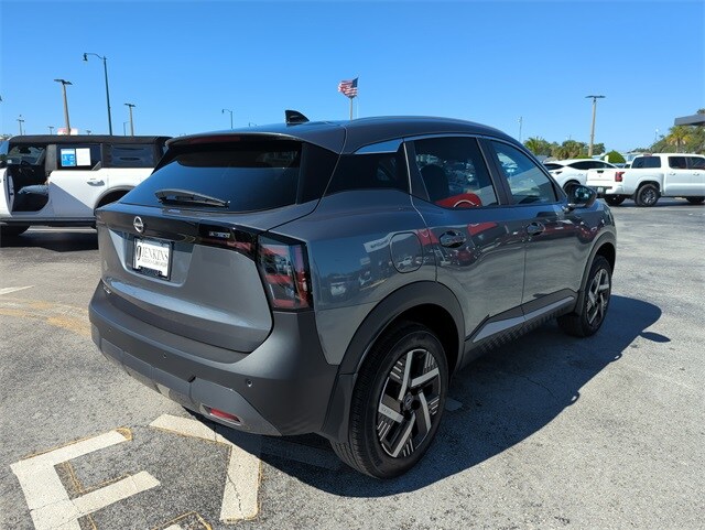 2026 Nissan Kicks SV photo 2