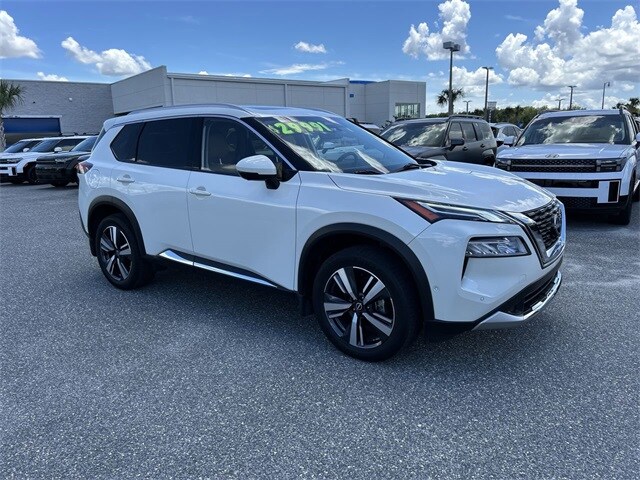 2023 Nissan Rogue Platinum photo 2