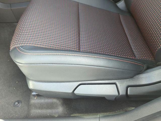 2025 Nissan Kicks SR - Photo 33