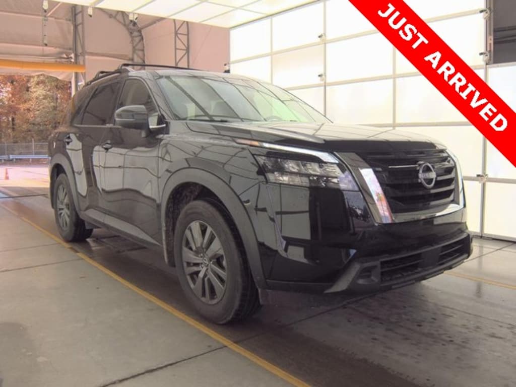 Certified 2025 Nissan Pathfinder SV SUV