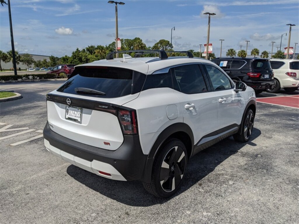 Used 2025 Nissan Kicks SR SUV