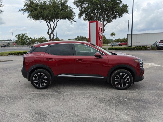 2025 Nissan Kicks SV photo 3