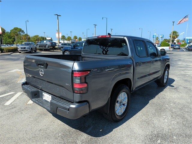 2022 Nissan Frontier SV photo 2