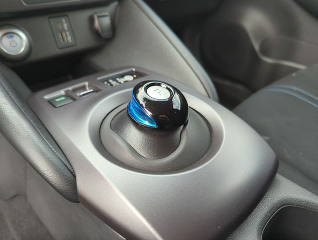 2023 Nissan Leaf S - Photo 38