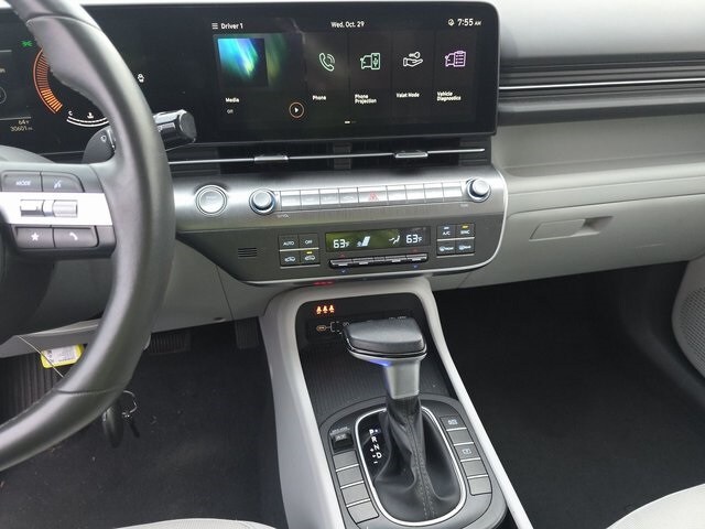 2024 Hyundai Kona SEL photo 3