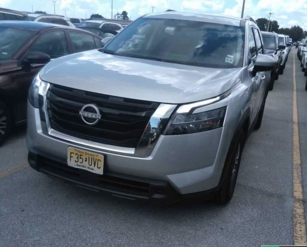 Used 2024 Nissan Pathfinder SV SUV