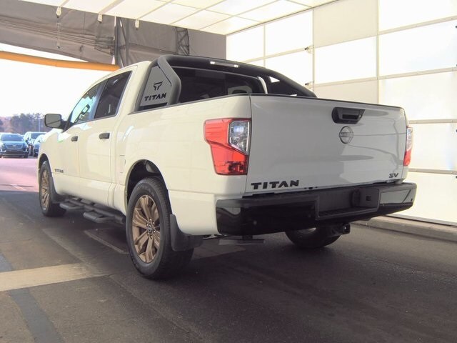 2024 Nissan Titan SV photo 3