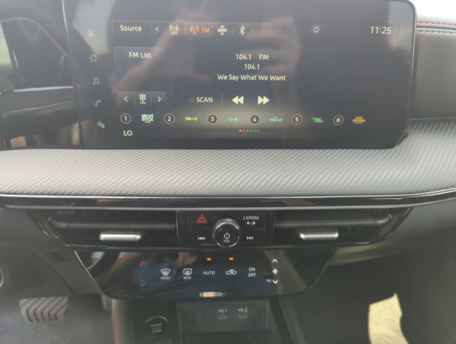 2025 Nissan Kicks SR - Photo 34