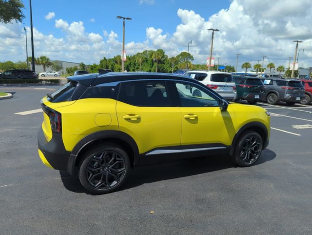New 2026 Nissan Kicks SR SUV