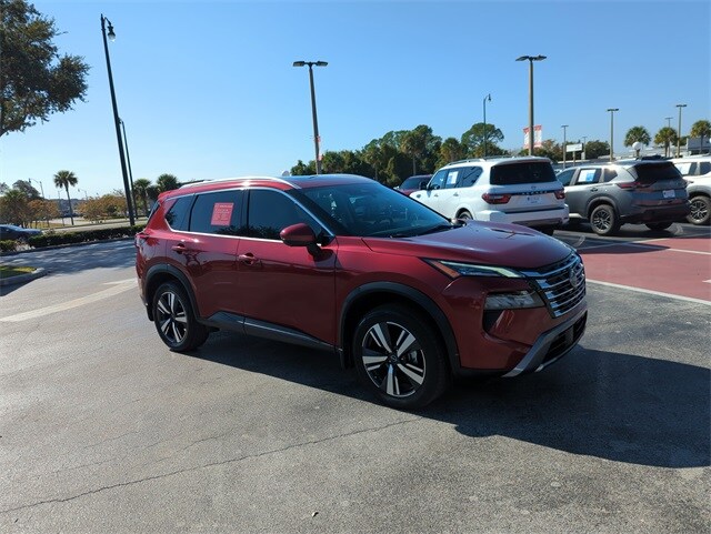 2024 Nissan Rogue SL photo 2