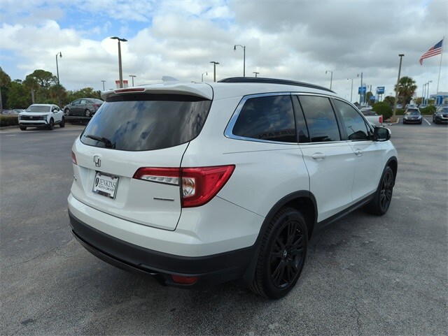 2021 Honda Pilot Special Edition photo 2