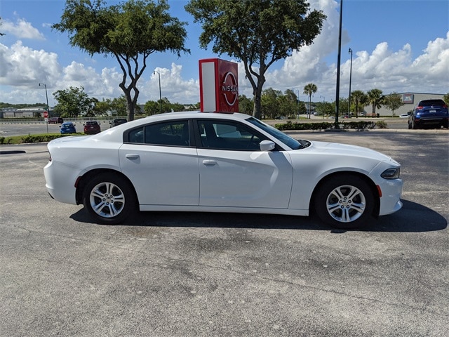 Used 2022 Dodge Charger SXT with VIN 2C3CDXBG9NH220149 for sale in Leesburg, FL