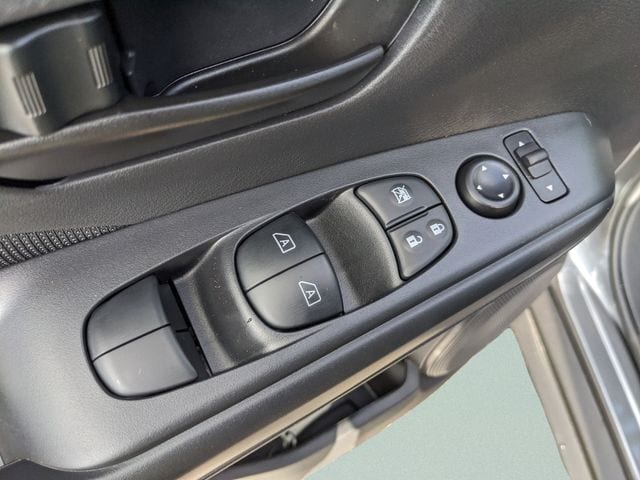 2025 Nissan KICKS PLAY Base - Photo 26