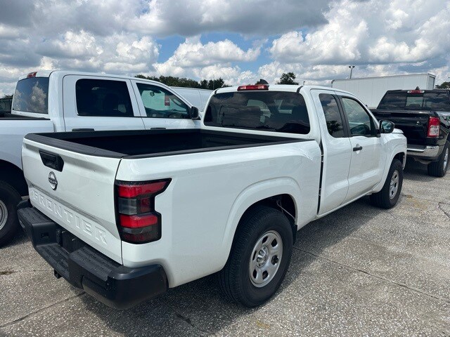 2022 Nissan Frontier S King Cab photo 2