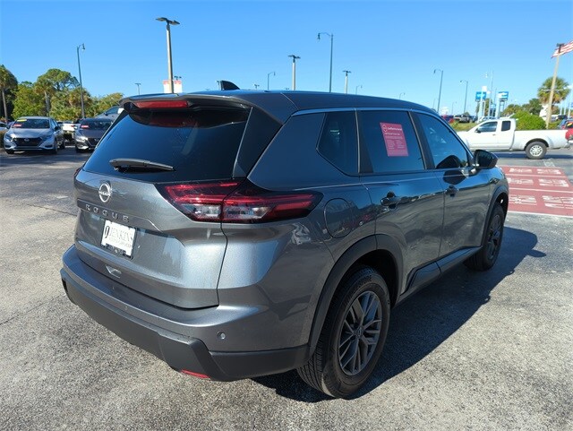 2025 Nissan Rogue S photo 2