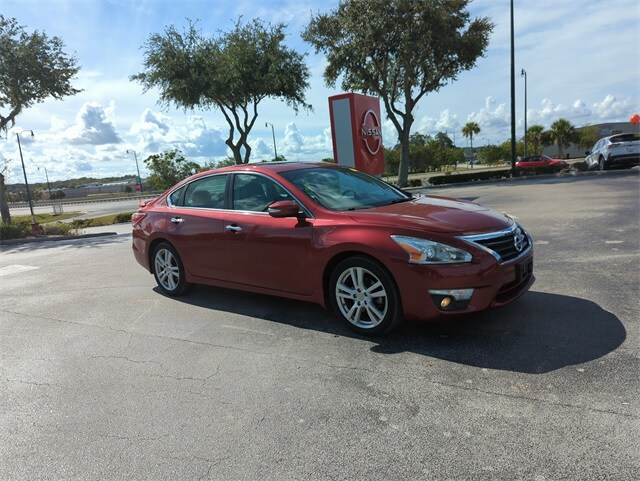 2013 Nissan Altima 3.5 SL photo 2