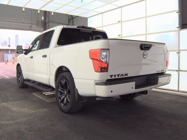 2023 Nissan Titan SV photo 3