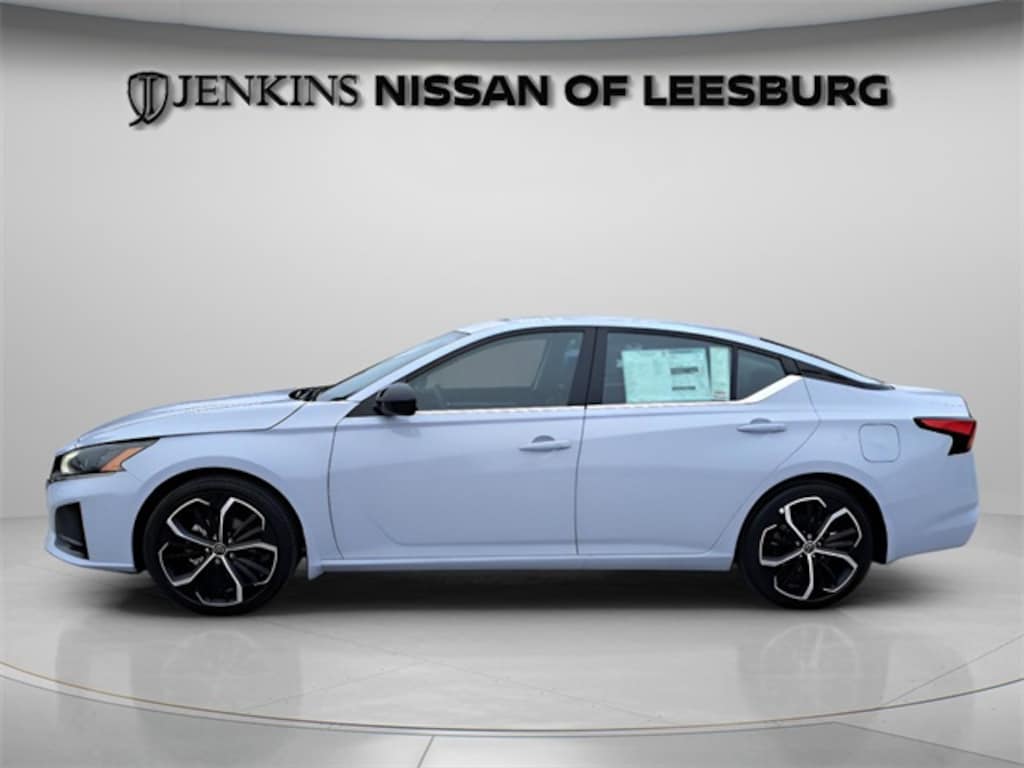 New 2025 Nissan Altima SR Sedan