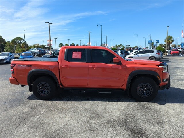 2025 Nissan Frontier PRO-4X photo 2